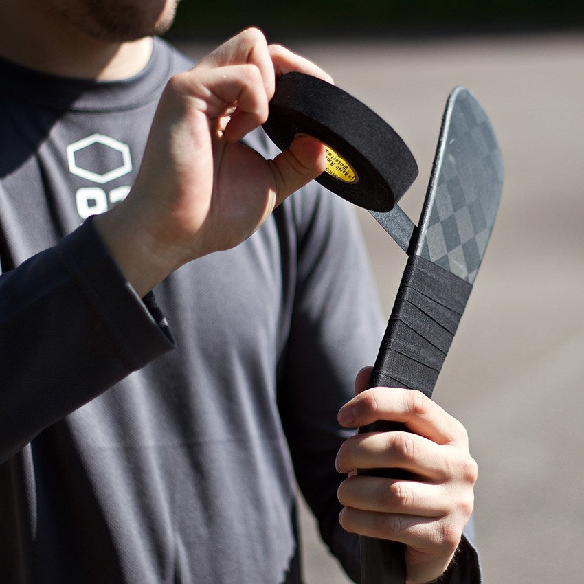 Comp-o-stik Hockey Cloth Tape – White / Black, Narrow / Wide